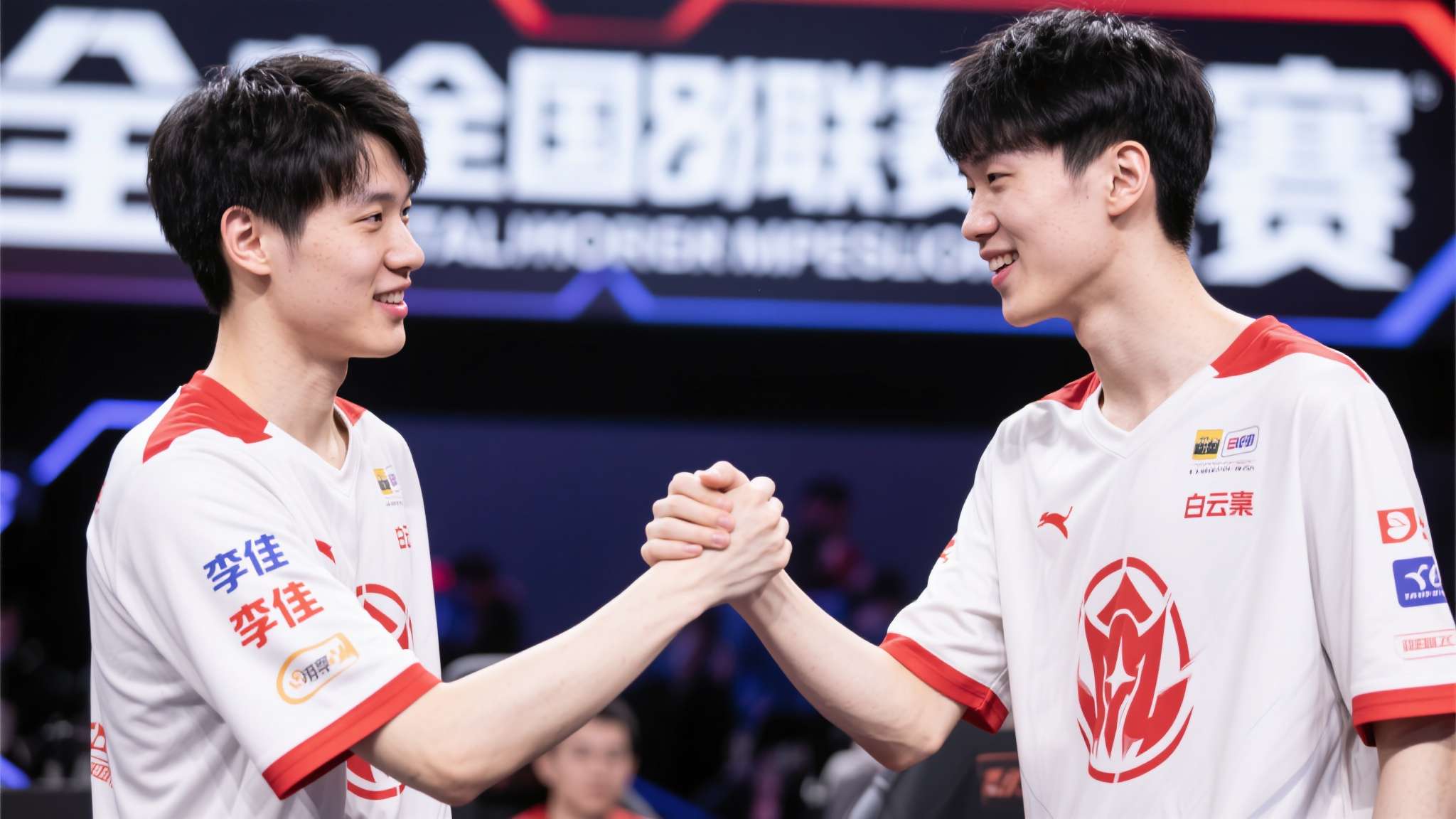 当谈及李佳一与白云飞，两位年轻选手早已私下建立了深厚友谊。从青训时代到如今职业舞
