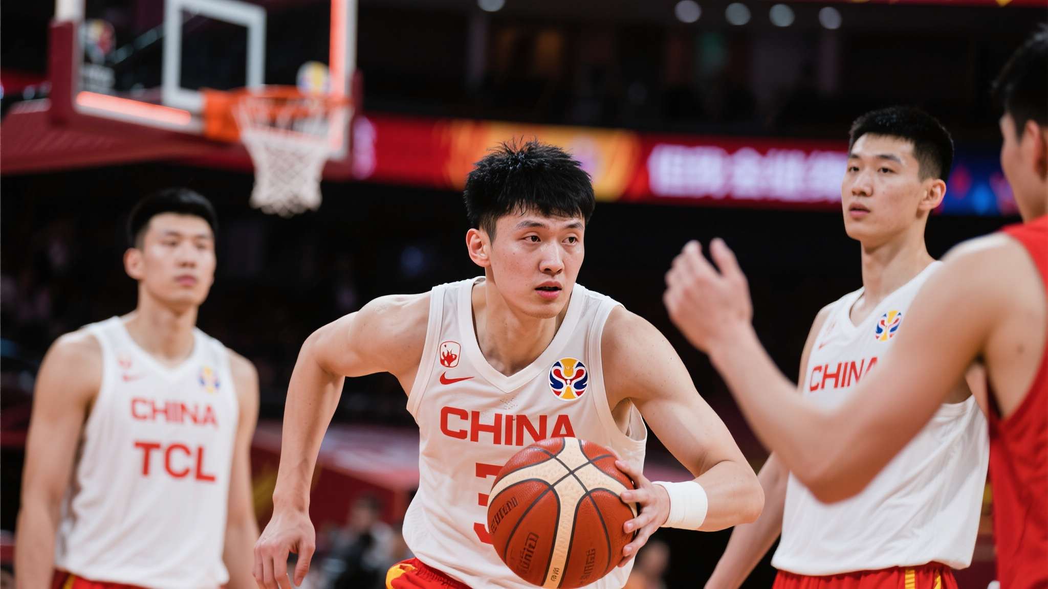 结合过往，中国男篮历史不少新星因舆论压力未能真正兑现才华。例如某些同期长人，他们